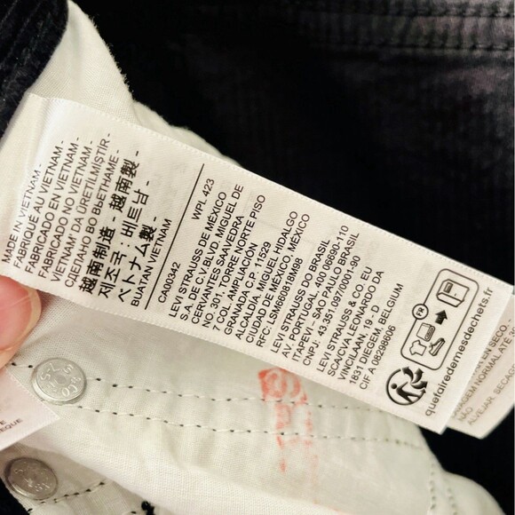 Levi's High Waisted Mom Jeans Women's 31 X 30 Corduroy Black Relaxed Tapered - Picture 12 of 13